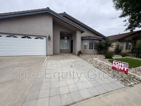 1040 N Sumter Ct in Visalia, CA - Building Photo