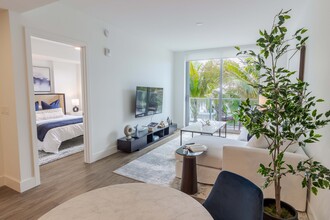 Ascent at Metropolitan Naples in Naples, FL - Building Photo - Building Photo