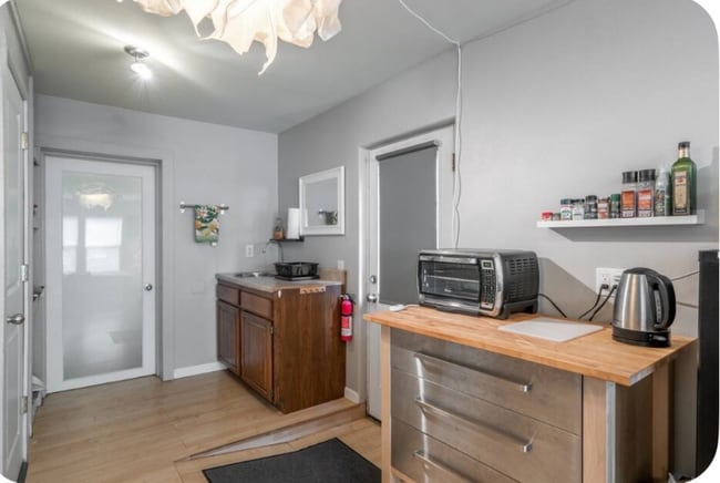 1924 SE Harney St in Portland, OR - Building Photo - Building Photo