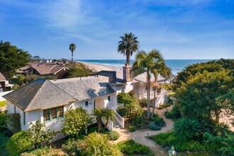 867 Sand Point Rd in Carpinteria, CA - Building Photo - Building Photo