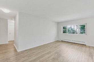 1426-1426 Huron St in London, ON - Building Photo - Building Photo