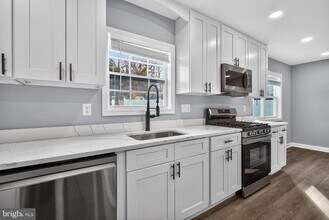 2403 Kingsway Rd in Fort Washington, MD - Building Photo - Building Photo