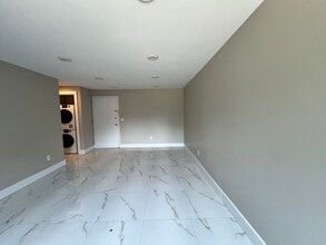 Gateway Estates in East Hartford, CT - Building Photo - Building Photo