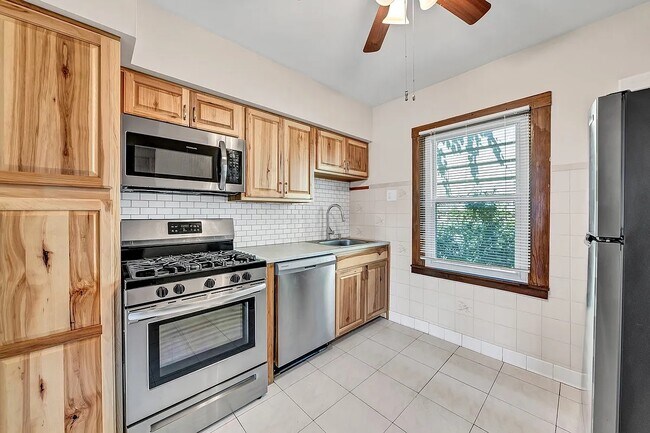 238 Crestwood Ave, Unit Lower in Buffalo, NY - Building Photo - Building Photo