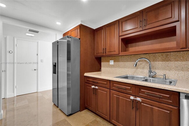 9823 SW 93rd Terrace in Miami, FL - Building Photo - Building Photo