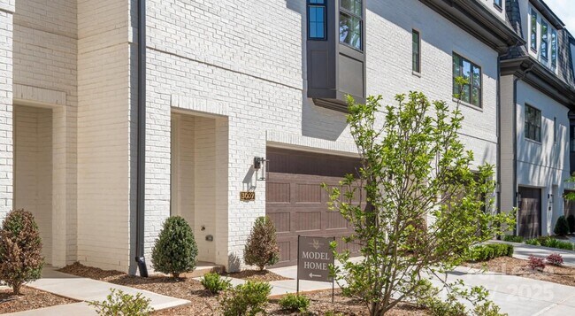 5505 Closeburn Rd in Charlotte, NC - Foto de edificio - Building Photo