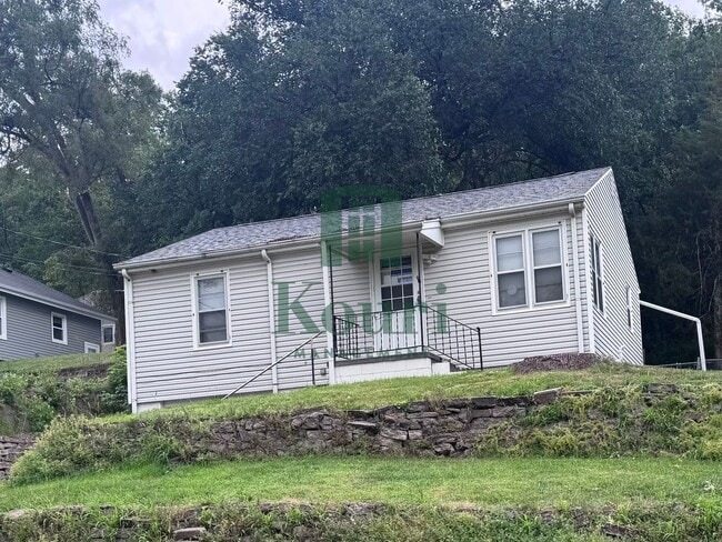 property at 1207 High St