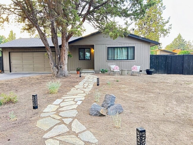 20944 Desert Woods Dr in Bend, OR - Building Photo - Building Photo