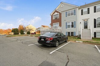 15663 Viewpoint Cir in Montclair, VA - Building Photo - Building Photo