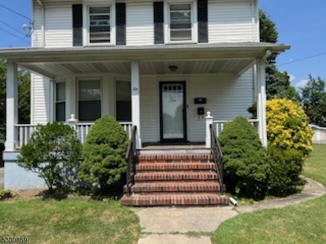 10 Lincoln Ave W in Cranford, NJ - Building Photo - Building Photo