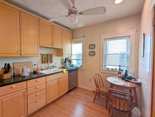 292 Boston, Unit 1 in Medford, MA - Building Photo - Building Photo