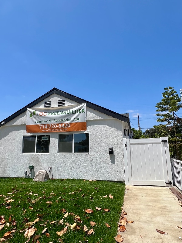 property at 625 W Woodcrest Ave