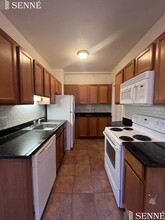 1560 Massachusetts Ave, Unit 3 in Cambridge, MA - Building Photo - Building Photo