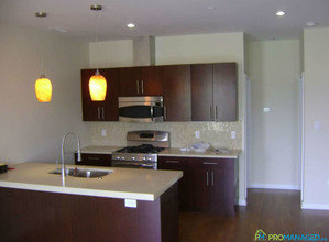 1247 E Columbia Ave in Philadelphia, PA - Foto de edificio - Building Photo