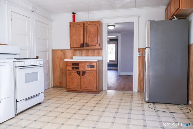 66 Forest Ct in Torrington, CT - Building Photo - Building Photo