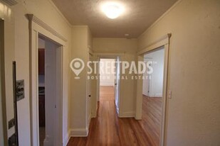 1638 Commonwealth Ave in Boston, MA - Building Photo