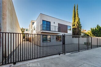 1859 1/2 S Crenshaw Blvd in Los Angeles, CA - Building Photo - Building Photo