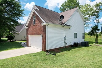 3120 Pin Oaks Cir NE in Cleveland, TN - Building Photo - Building Photo