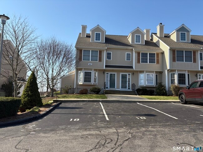 267 Bridge St in Groton, CT - Building Photo - Building Photo