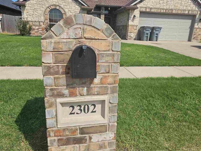 2302 SW 56th St in Lawton, OK - Building Photo - Building Photo