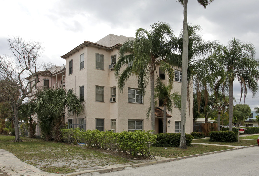 2010 Broward Ave in West Palm Beach, FL - Foto de edificio