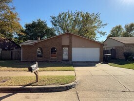 1233 Steinburg Ln in Fort Worth, TX - Building Photo