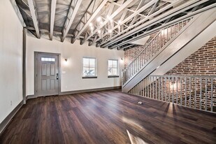 195 N Chicago Wy in Fayetteville, AR - Building Photo