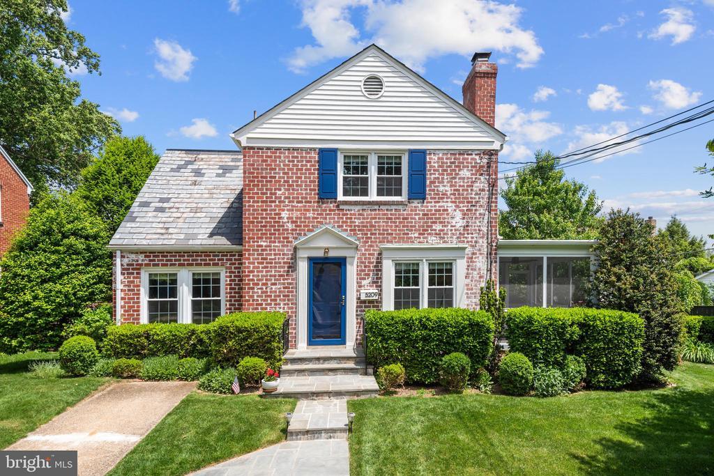 5209 Nahant St in Bethesda, MD - Building Photo
