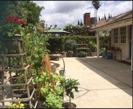6629 Sunnyslope Ave in Los Angeles, CA - Building Photo - Building Photo