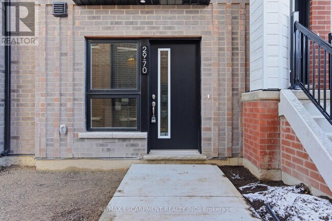 70 Kenesky Dr in Hamilton, ON - Building Photo - Building Photo