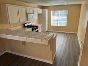 2538 W Delta Ct in Visalia, CA - Building Photo - Building Photo