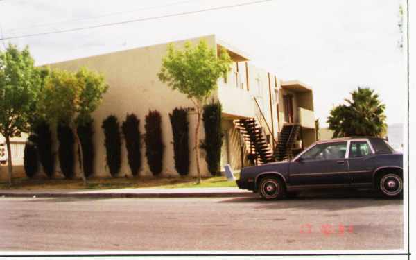 1316 N 22nd St in Las Vegas, NV - Foto de edificio - Building Photo