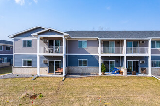 Quarry View Apartments in Howard, WI - Building Photo - Building Photo