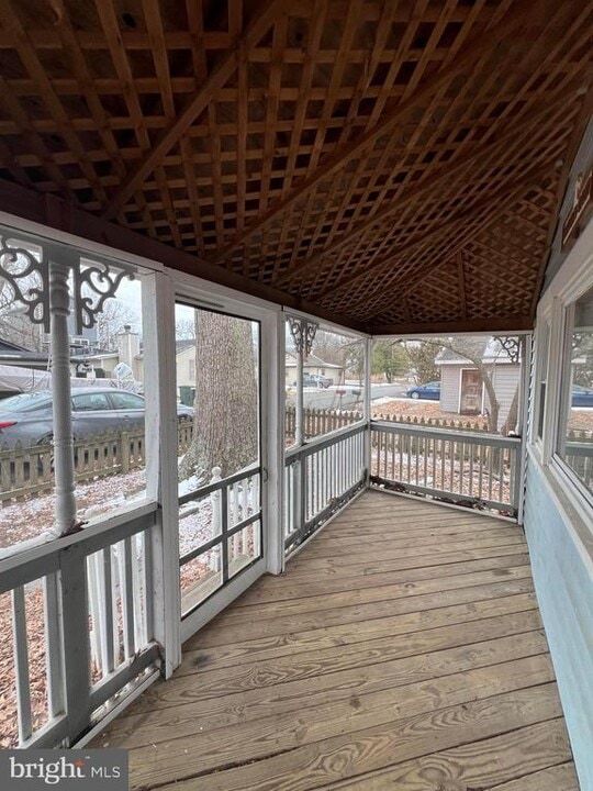 4718 Frederick Ave in Shady Side, MD - Building Photo
