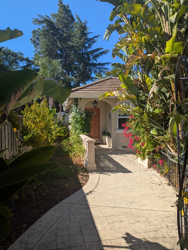 property at 14449 Lenray Ave