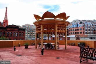 777 7th St NW in Washington, DC - Foto de edificio - Building Photo