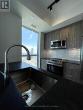 430-3430 Square One Dr in Mississauga, ON - Building Photo - Building Photo
