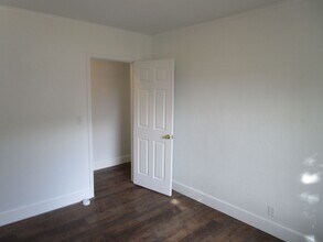 559 NE 2nd St-Unit -02 in Prineville, OR - Building Photo - Building Photo