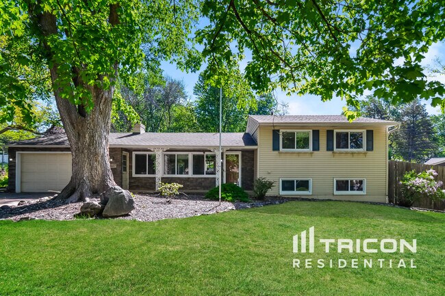 property at 3607 Robinwood Terrace