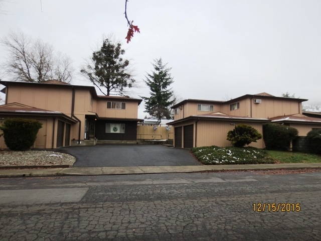 500 NE Anderson St in Grants Pass, OR - Building Photo