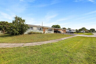 9412 Bellewood St in Palm Beach Gardens, FL - Building Photo - Building Photo