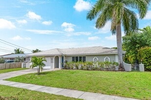 1031 SW 11th St in Boca Raton, FL - Building Photo