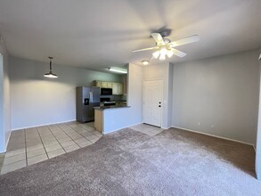 5655 E Sahara Ave in Las Vegas, NV - Building Photo - Building Photo