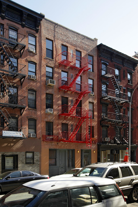 527 3rd Ave in New York, NY - Building Photo