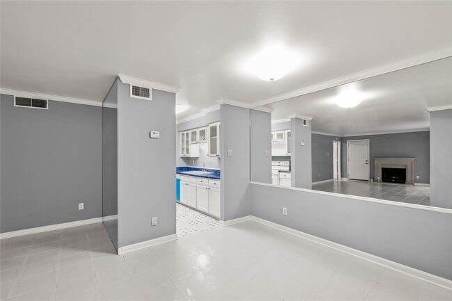 8787 Brae Acres Rd in Houston, TX - Building Photo - Building Photo