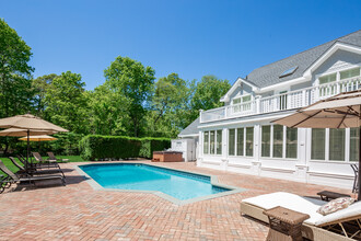 320 Millstone Brook Rd in Southampton, NY - Building Photo - Building Photo
