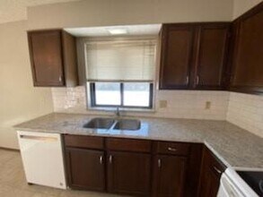 1220 Sequoyah St in Edmond, OK - Building Photo - Building Photo