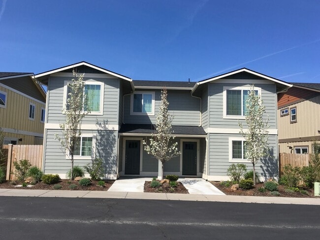 property at 820 NE Copperleaf Loop