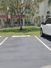 10886 NW 8th St in Pembroke Pines, FL - Building Photo - Building Photo