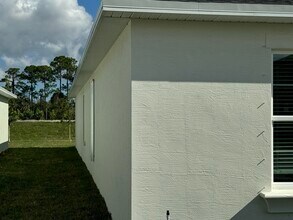 10445 NW Suncrest Lp in Port St. Lucie, FL - Building Photo - Building Photo